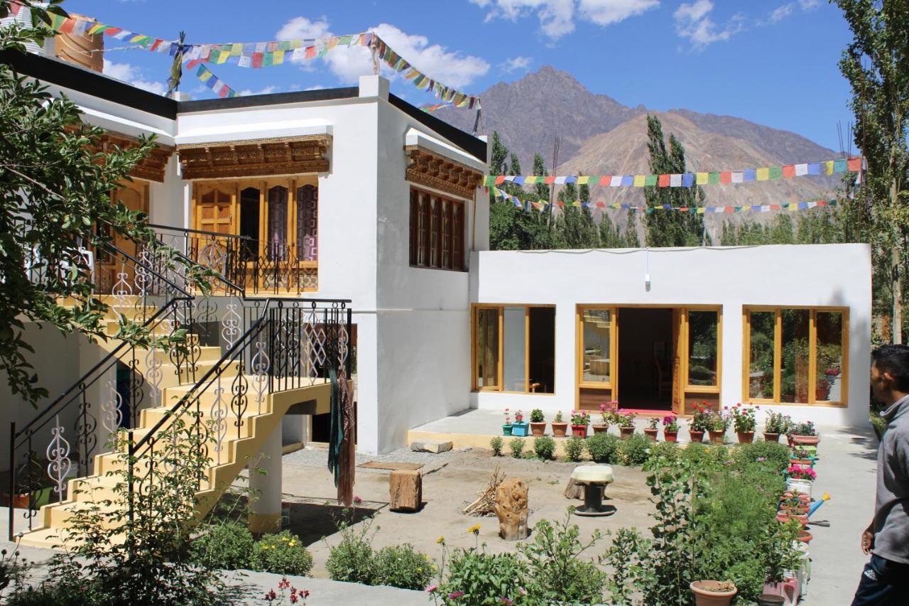 Sernang Homestay Hundar Экстерьер фото