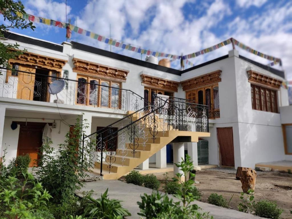 Sernang Homestay Hundar Экстерьер фото